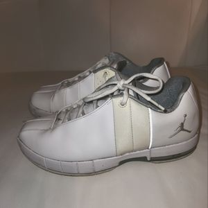 Air Jordan Team Elite 2 Low Men's Size 9 White sneakers shoes basketball shoes